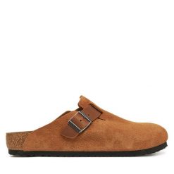 Klapki Birkenstock. Brązowe klapki damskie Birkenstock, bez wzorów, bez obcasa, bez zapięcia. Za 539.99 zł.