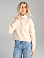 Sweter z golfem - kremowy. Białe swetry nierozpinane damskie Sinsay, l, bez wzorów, bez kołnierzyka, bez ramiączek. Za 49.99 zł.