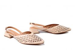 GIOSEPPO 79015 Lagos off-white, czółenka damskie. Brązowe czółenka damskie Gioseppo, na lato, w ażurowe wzory, z gumy, bez obcasa, na obcasie, bez zapięcia. Za 348.41 zł.