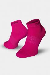 Bezszwowe skarpety oddychające Nessi Sportswear. Czerwone skarpety męskie NESSI SPORTSWEAR, bez wzorów, z bawełny. Za 59.90 zł.