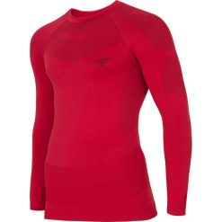 Bielizna bezszwowa (góra) męska BIMB300G - czerwony. Czerwona bielizna sportowa męska 4F, m, bez wzorów, z dzianiny. W wyprzedaży za 49.99 zł.