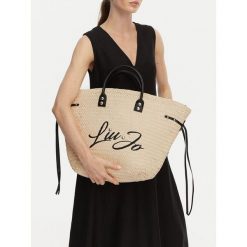 Torebka Liu Jo. Brązowe shopperki damskie Liu Jo, bez wzorów, bez dodatków. Za 599.99 zł.