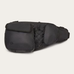 Nerka Oakley LATITUDE FLEX FOS901940-02E. Czarne saszetki i nerki męskie Oakley, bez wzorów, z nylonu. Za 411.59 zł.