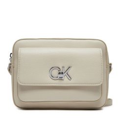 Torebka Calvin Klein. Listonoszki damskie Calvin Klein, bez wzorów, bez dodatków. Za 419.99 zł.