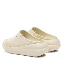 Klapki Crocs. Brązowe klapki damskie Crocs, bez wzorów, bez obcasa, bez zapięcia. Za 169.99 zł.