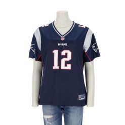 Second life - Damska koszulka NFL Tom Brady w kolorze Navy - Stan bardzo dobry. Niebieskie bluzki damskie NFL, bez wzorów, sportowe, bez kołnierzyka, bez ramiączek. Za 170.36 zł.