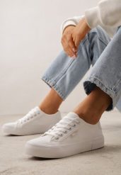 Białe Trampki VICES Ozdobione Napisem Riovanne. Białe trampki i tenisówki damskie Born2be, bez wzorów, bez zapięcia. Za 69.99 zł.