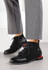 Czarne Botki Vices ze Sznurowaną Cholewką Uzvila. Czarne botki damskie Renee, bez wzorów, z jeansu, eleganckie, bez obcasa, na płaskiej podeszwie, bez zapięcia. Za 119.99 zł.