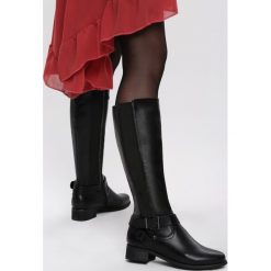 Czarne Kozaki Uniontown. Czarne kozaki damskie Renee, bez wzorów, z materiału, bez obcasa, na obcasie, bez zapięcia. Za 159.99 zł.