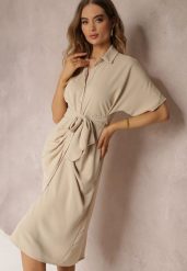 Beżowa Sukienka Koszulowa Wiązana z Przodu z Marszczeniem Raimona. Brązowe sukienki damskie Renee, na co dzień, bez wzorów, eleganckie, bez kołnierzyka, bez ramiączek, midi, koszulowe. Za 109.99 zł.