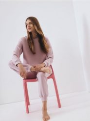 Bluza z dodatkiem modalu - pastelowy róż. Czerwone bluzy damskie Reserved, l, bez wzorów, z dzianiny, bez ramiączek, bez kaptura. W wyprzedaży za 79.99 zł.