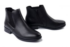 RIEKER 77051-00 black, botki damskie. Czarne botki damskie Rieker, na zimę, bez wzorów, z gumy, bez obcasa, na obcasie, bez zapięcia. Za 269.03 zł.