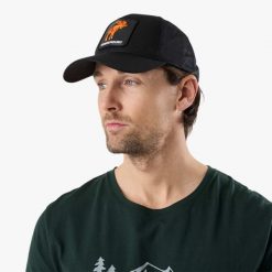 Czapka z daszkiem Unisex Swedemount Forest Cap. Czarne czapki damskie SWEDEMOUNT, bez wzorów, sportowe. Za 79.99 zł.