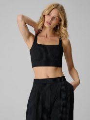 4F Crop-top slim w paski damski - czarny XS. Czarne topy damskie 4F, m, bez wzorów, z materiału, klasyczne, bez kołnierzyka, bez ramiączek. Za 89.99 zł.