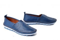 MANITU 840155-05 blau, półbuty damskie. Niebieskie półbuty damskie Manitu, na lato, w ażurowe wzory, z gumy, bez obcasa, bez zapięcia. Za 237.92 zł.