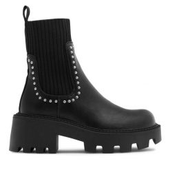 Botki DeeZee. Czarne botki damskie DeeZee, bez wzorów, bez obcasa, na słupku, bez zapięcia. Za 89.99 zł.