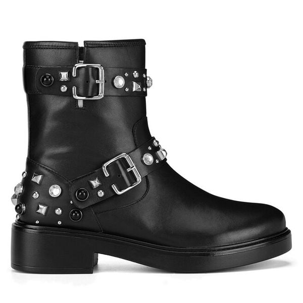 Botki Eva Minge. Czarne botki damskie Eva Minge, bez wzorów, bez obcasa, na płaskiej podeszwie, bez zapięcia. Za 579.99 zł.
