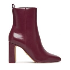 Botki Steve Madden. Czerwone botki damskie Steve Madden, bez wzorów, bez obcasa, na słupku, bez zapięcia. Za 509.99 zł.