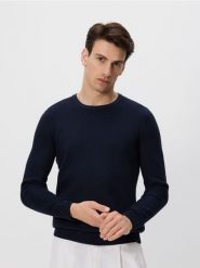 Strukturalny sweter z bawełny - granatowy. Niebieskie swetry męskie Reserved, l, bez wzorów, z bawełny, bez kołnierzyka, bez ramiączek. Za 99.99 zł.