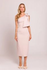 Elegancka sukienka ołówkowa na jedno ramię z kokardą j. beż. Sukienki damskie MOE, na imprezę, l, bez wzorów, z elastanu, eleganckie, z asymetrycznym kołnierzem, bez ramiączek, midi, asymetryczne. Za 389.00 zł.