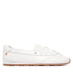 Baleriny Tommy Hilfiger. Białe balerinki damskie Tommy Hilfiger, bez wzorów, bez obcasa, bez zapięcia. Za 449.99 zł.