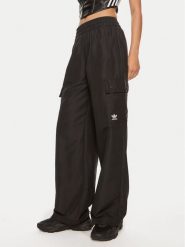 Adidas Spodnie dresowe Essentials Woven Cargo IX9974 Czarny Loose Fit. Czarne spodnie dresowe damskie Adidas, bez wzorów, z dresówki. Za 249.99 zł.