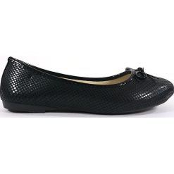 BALERINY DAMSKIE BLA AK1 CZA. Balerinki damskie BLACK FOREST FASHION, bez wzorów, z materiału, bez obcasa, bez zapięcia. Za 19.99 zł.
