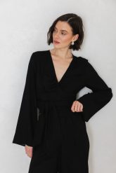 BLUZKA TAYLOR CZARNA L - Flawless. Czarne bluzki damskie Flawless, l, bez wzorów, eleganckie, bez kołnierzyka, bez ramiączek. Za 354.45 zł.