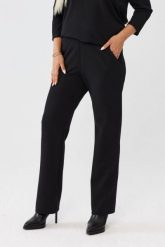 Czarne spodnie Florina - prosta nogawka i kieszenie po bokach PLUS SIZE XXL OVERSIZE JESIEŃ. Czarne spodnie materiałowe damskie Moda Size Plus Iwanek, na jesień, bez wzorów, z nylonu, biznesowe, plus size, krótkie. Za 189.90 zł.
