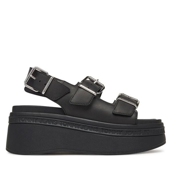 Sandały Tommy Jeans. Czarne sandały damskie Tommy Jeans, bez wzorów, z jeansu, bez obcasa, na koturnie, bez zapięcia. Za 259.99 zł.