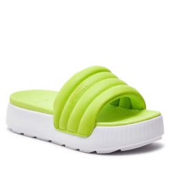 Klapki Puma. Zielone klapki damskie Puma, bez wzorów, sportowe, bez obcasa, bez zapięcia. Za 179.99 zł.