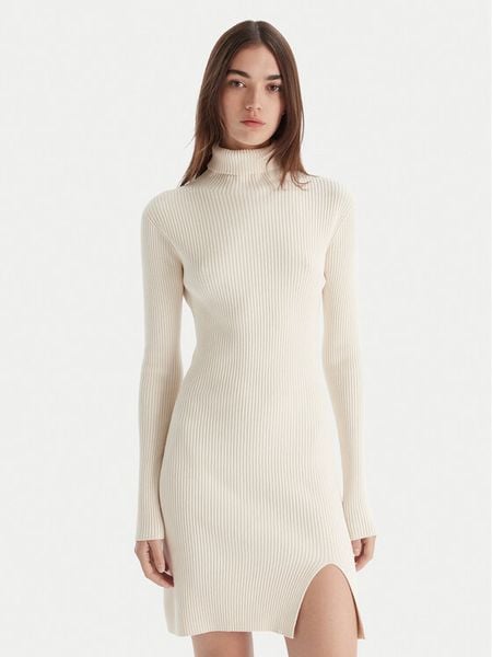 Kontatto Sukienka dzianinowa 3M0827C Écru Slim Fit. Sukienki damskie Kontatto, m, bez wzorów, z dzianiny, bez kołnierzyka, bez ramiączek. Za 349.99 zł.