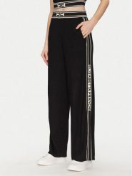 Elisabetta Franchi Spodnie dresowe KP-65S-51E2 Czarny Regular Fit. Czarne spodnie dresowe damskie Elisabetta Franchi, bez wzorów, z dresówki. Za 849.99 zł.
