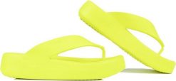 Crocs Klapki damskie Crocs Getaway Platform Flip zielone 209410 76M 37-38. Zielone klapki damskie Crocs, bez wzorów, sportowe, bez obcasa, bez zapięcia. Za 201.12 zł.