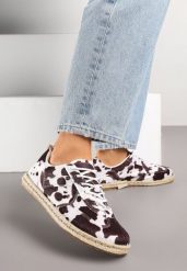 Brązowo-Białe Sneakersy Kultowe Tenisówki ze Wzorem w Łaty z Podeszwą Zdobioną Plecionką Zarorella. Brązowe trampki i tenisówki damskie Renee, z aplikacjami, z jeansu, bez zapięcia. Za 69.99 zł.