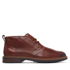 Trzewiki Clarks. Brązowe botki męskie Clarks, bez wzorów, bez obcasa, bez zapięcia. Za 519.99 zł.