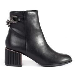 Goodin Czarne botki damskie na eleganckim obcasie. Czarne botki damskie bez wzorów, eleganckie, bez obcasa, bez zapięcia. Za 245.97 zł.
