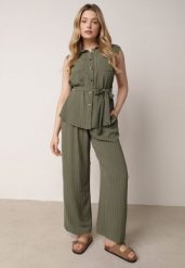Ciemnozielony Wiskozowy Komplet Szerokie Spodnie i Koszula Bez Rękawów z Wiązaniem Zanran. Zielone koszule damskie Born2be, l, bez wzorów, z tkaniny, eleganckie, bez kołnierzyka, bez ramiączek. Za 139.99 zł.