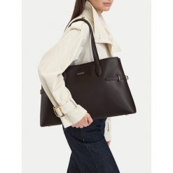Torebka GINO ROSSI. Brązowe shopperki damskie Gino Rossi, bez wzorów, bez dodatków. Za 279.99 zł.