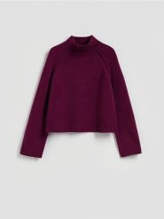 Wełniany sweter z golfem - burgundowy. Czerwone swetry nierozpinane damskie Reserved, l, bez wzorów, z dzianiny, bez kołnierzyka, bez ramiączek. Za 219.99 zł.