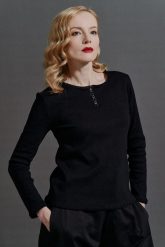 Bluzka damska Bajerantka. Czarne bluzki damskie Hultaj Polski, l, bez wzorów, z bawełny, bez kołnierzyka, bez ramiączek. Za 199.00 zł.