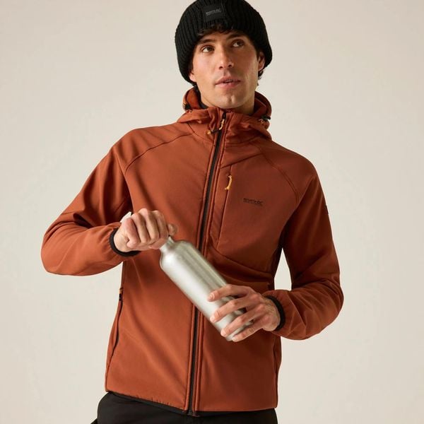 Męska kurtka Ossek Softshell. Czarne kurtki męskie Regatta, m, bez wzorów, z materiału, z kapturem, trekkingowe. Za 224.50 zł.
