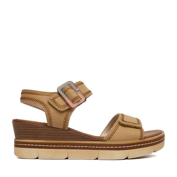 Sandały Remonte. Brązowe sandały damskie Remonte, bez wzorów, bez obcasa, na koturnie, bez zapięcia. Za 389.99 zł.