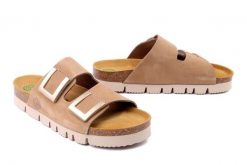 DR. BRINKMANN 700802-08 beige, klapki damskie. Brązowe klapki damskie Dr. Brinkmann, na lato, bez wzorów, ze skóry, bez obcasa, bez zapięcia. Za 263.42 zł.