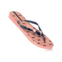 Klapki japonki damskie sportowe Ipanema. Czerwone klapki damskie Ipanema, bez wzorów, sportowe, bez obcasa, bez zapięcia. Za 35.00 zł.