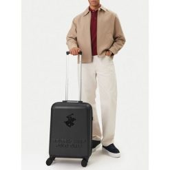 Walizka kabinowa Beverly Hills Polo Club. Czarne walizki damskie Beverly Hills Polo Club, bez wzorów. Za 299.99 zł.
