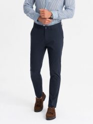 Męskie jednolite spodnie chino SLIM FIT – granatowe V4 - Rozmiar: L. Niebieskie eleganckie spodnie męskie Ombre Clothing, z aplikacjami, z bawełny, biznesowe. W wyprzedaży za 119.99 zł.