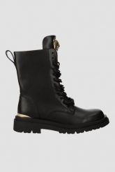 JUST CAVALLI Czarne buty Fondo Kaili Kombat. Czarne botki damskie Just Cavalli, bez wzorów, bez obcasa, bez zapięcia. W wyprzedaży za 499.99 zł.