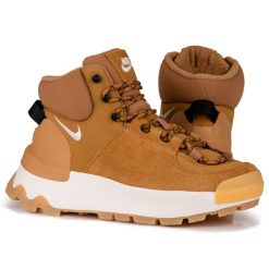 Buty damskie sportowe Nike CITY CLASSIC. Białe obuwie sportowe damskie Nike, bez wzorów, bez zapięcia, trekkingowe. W wyprzedaży za 399.00 zł.