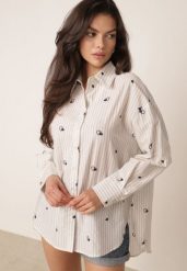Biało-Niebieska Koszula na Lato z Bawełny o Kroju Oversize w Paski i Haftowany Wzór Deinaris. Białe koszule damskie Born2be, bez wzorów, z bawełny, eleganckie, bez kołnierzyka, bez ramiączek. Za 119.99 zł.